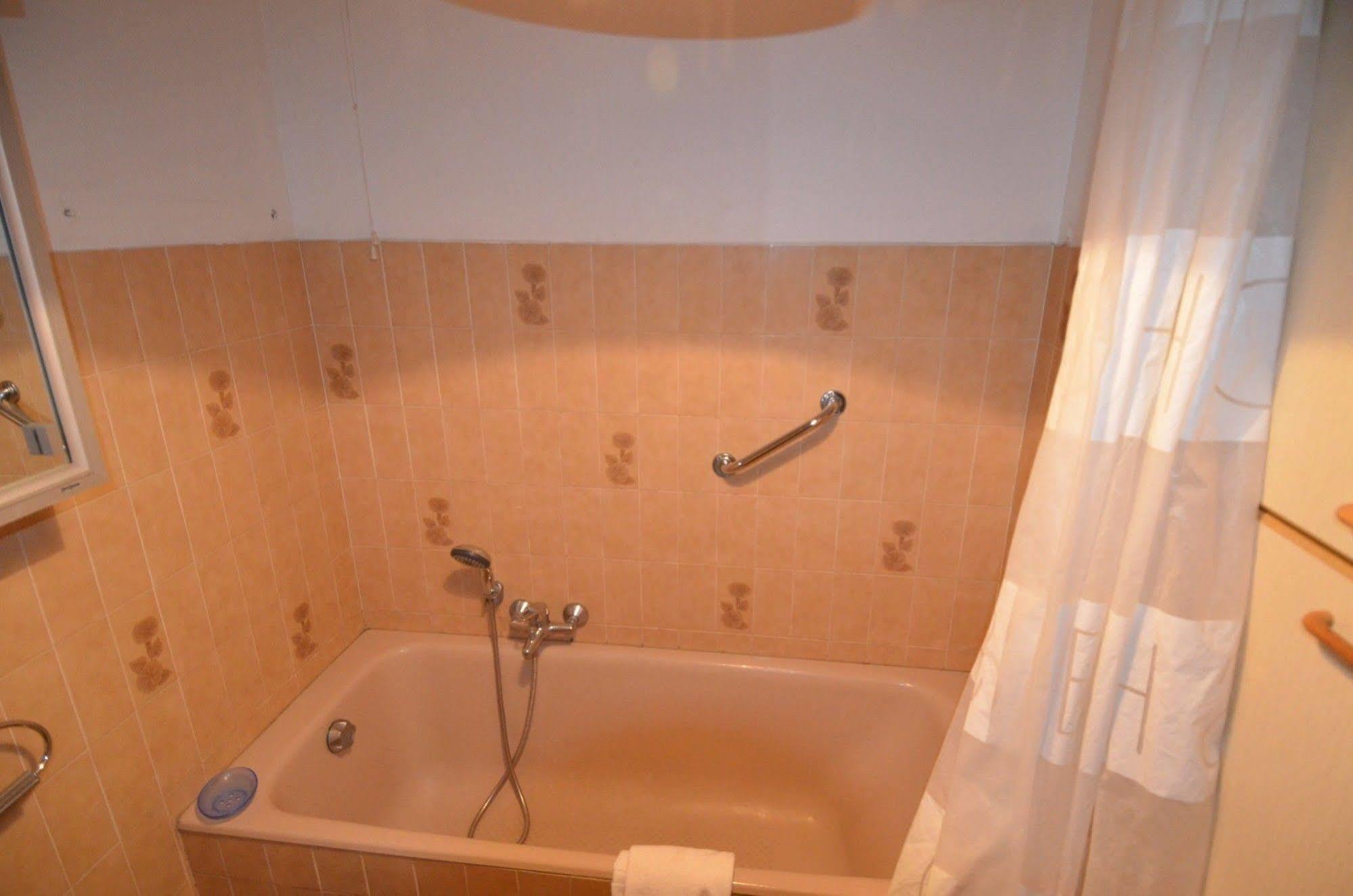 Appartement 6 Personnes Avec Terrasse Le Port Nice Luaran gambar