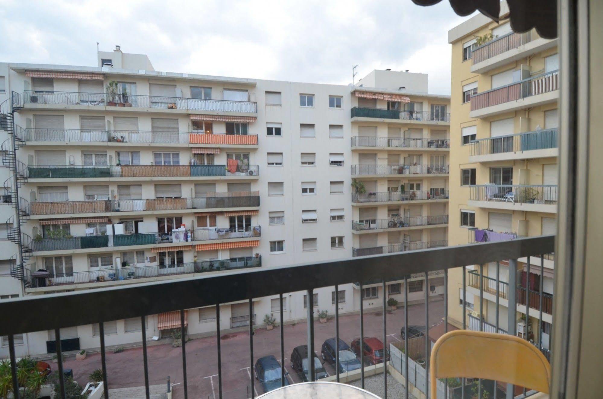 Appartement 6 Personnes Avec Terrasse Le Port Nice Luaran gambar